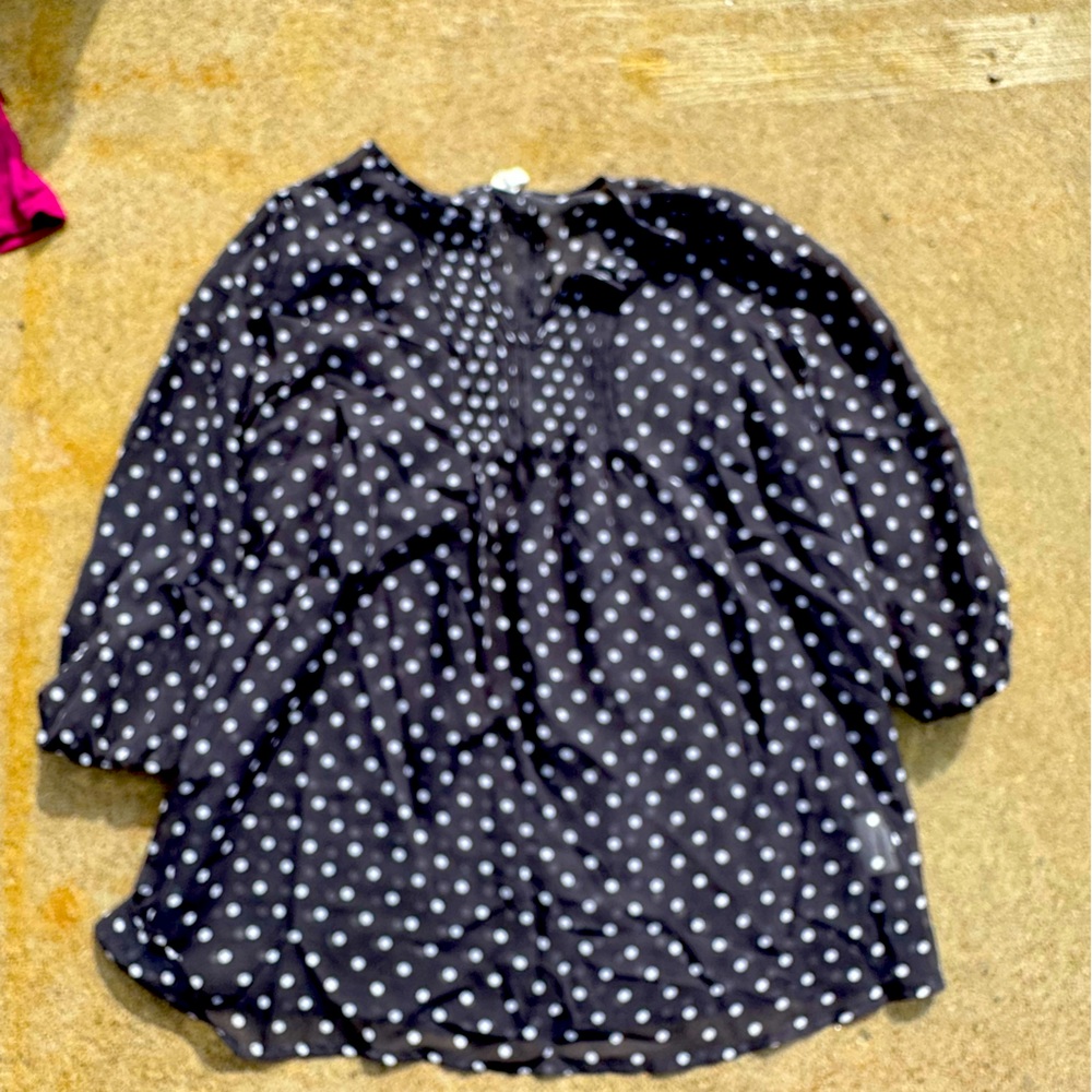 Women’s maternity shirt, medium